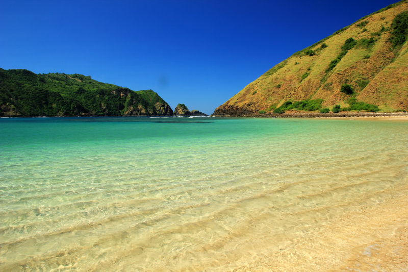 Mawun, Pantai Tapal Kuda di Lombok Selatan Di Langit Indonesia