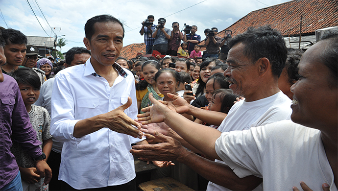 Jokowi Menjahili Warga Batang