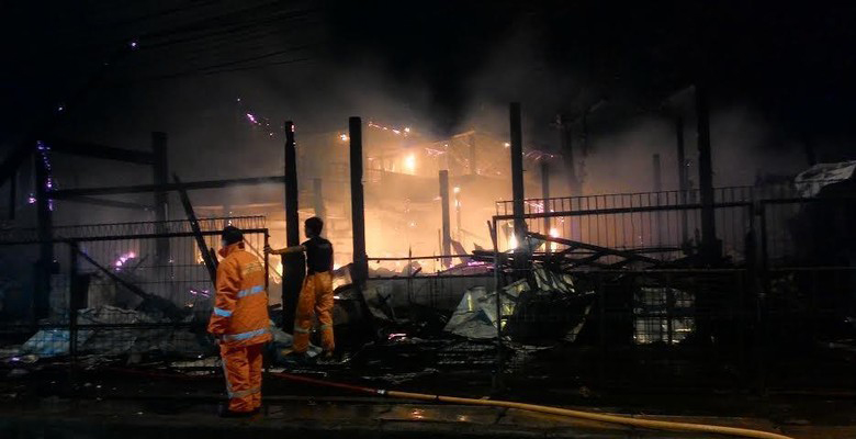 Restoran di Bogor Terbakar, 10 Unit Mobil Pemadam Diterjunkan