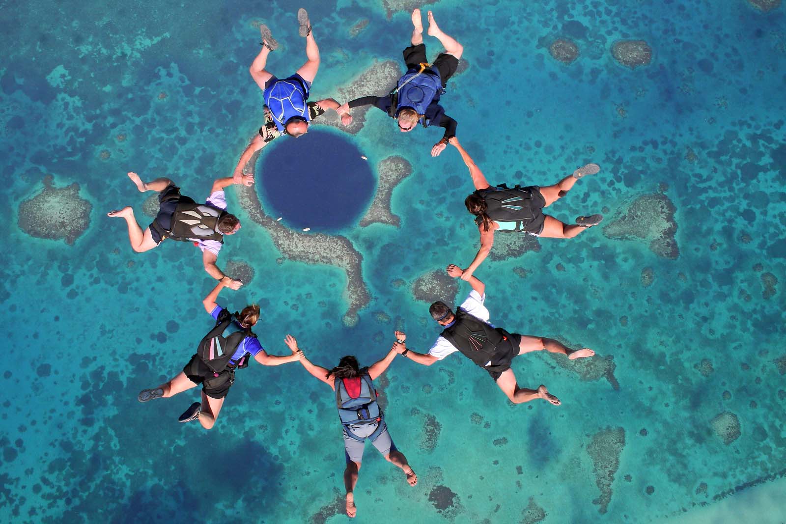 Jejeran tempat paling baik untuk skydive di Asia