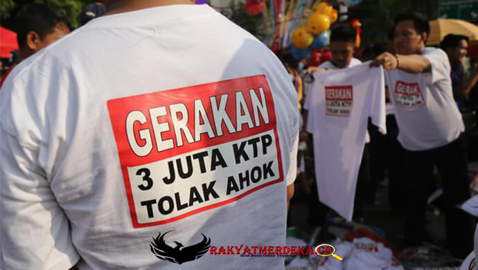 Di jual, kaus '3 juta KTP tolak Ahok' di Bundaran HI