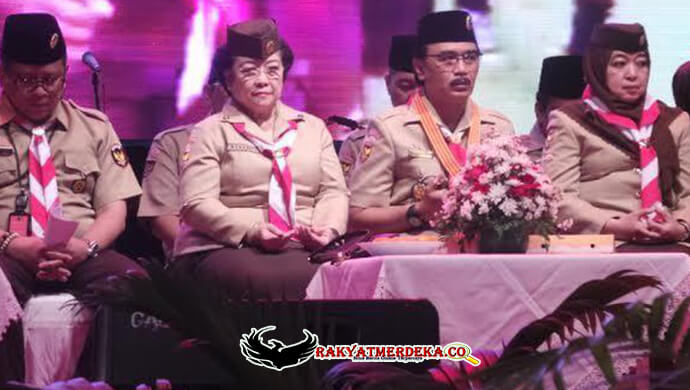 ditanya-soal-pilkada-megawati-hanya-diam