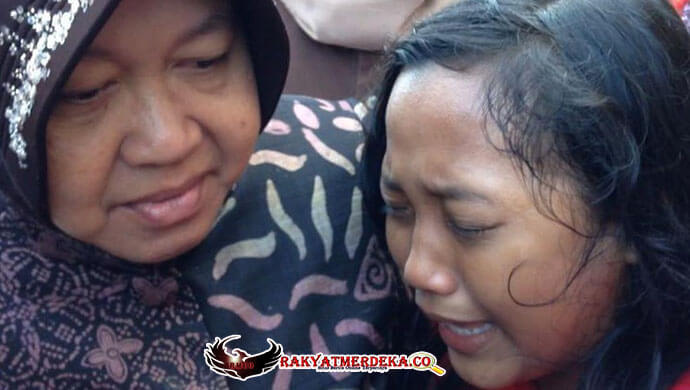 Risma Di tangisi Siswi SD Bu jangan Ke Jakarta.