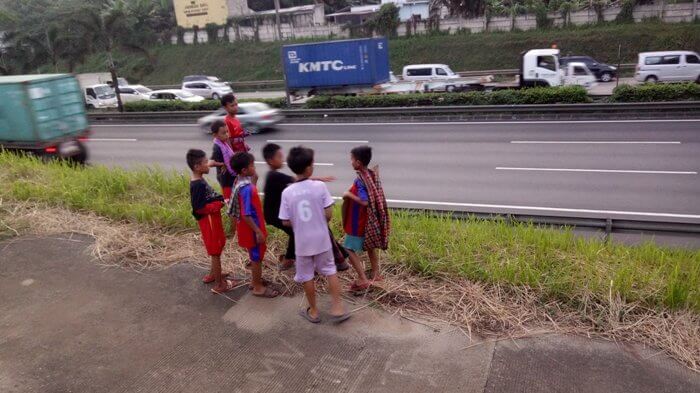 Om Telolet Om, Mewabah Sampai Anak Anak di Bekasi Nekat Menerobos Jalan Tol