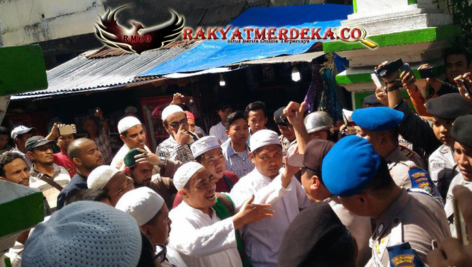 Aksi Demo Tolak Habib Rizieq di Surabaya Dapat Perlawanan
