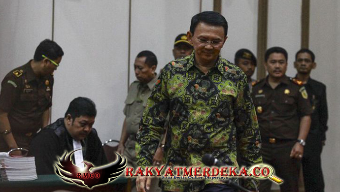 Becanda Ahok Mengenai Pleidoinya Yang Akan Mirip dengan Pleidoi Bung Karno