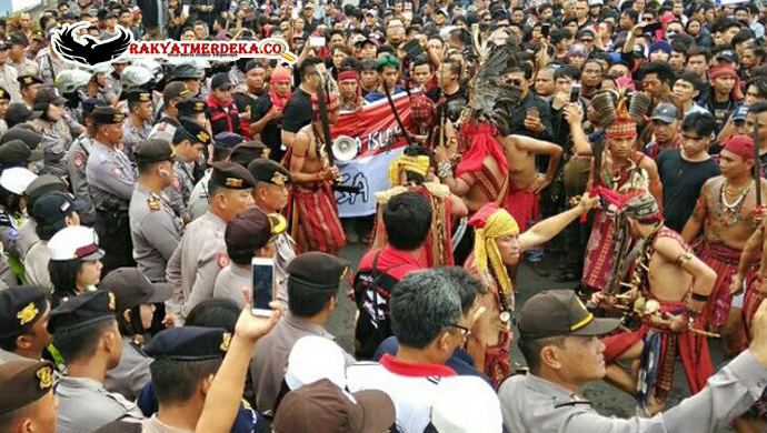 kedatangan-fahri-hamzah-di-tolak-mentah-warga-manado