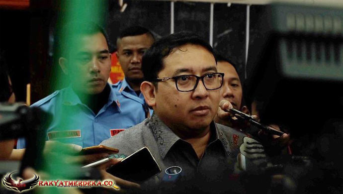 Komentar Fadli Zon Soal Anies yang Tidak Diajak ke Podium Piala Presiden