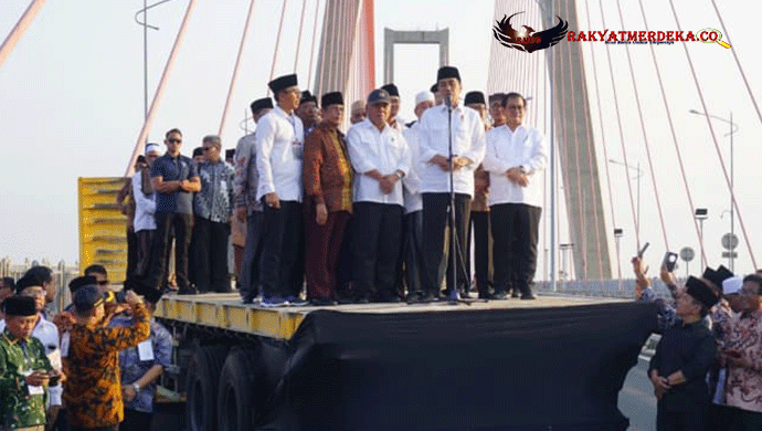 Jokowi-Dilaporkan-Ke-Bawaslu-Terkait-Penggratisan-Jembatan-Suramadu