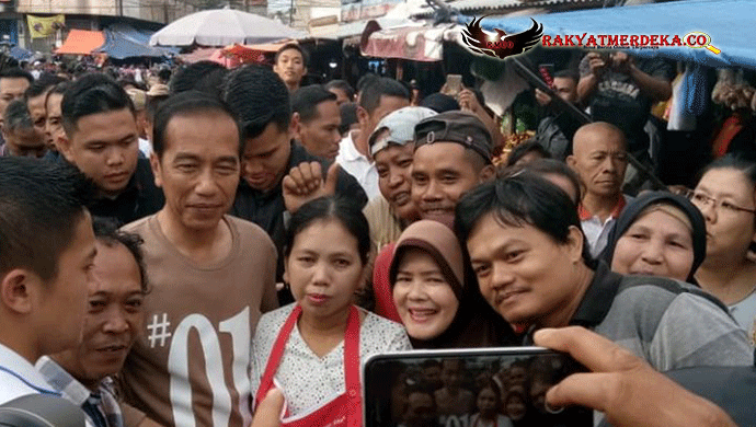 Jokowi-Orang-Super-Kaya-Kepasar-Gak-Belanja-Pas-Keluar-Bilang-Semua-Mahal