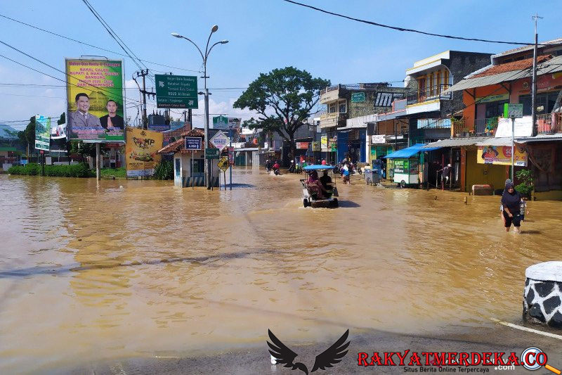 Virus Corona, DBD, dan Kini Banjir