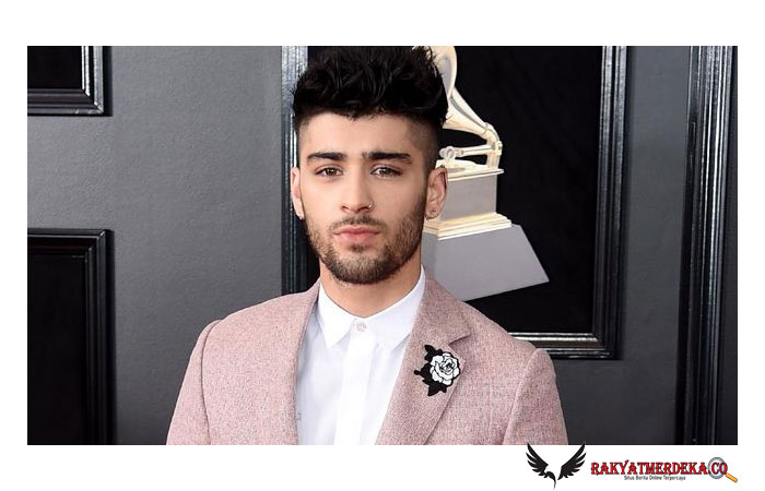 Zayn Malik Buka Jalur Telepon untuk Fan Dengar Bocoran Album