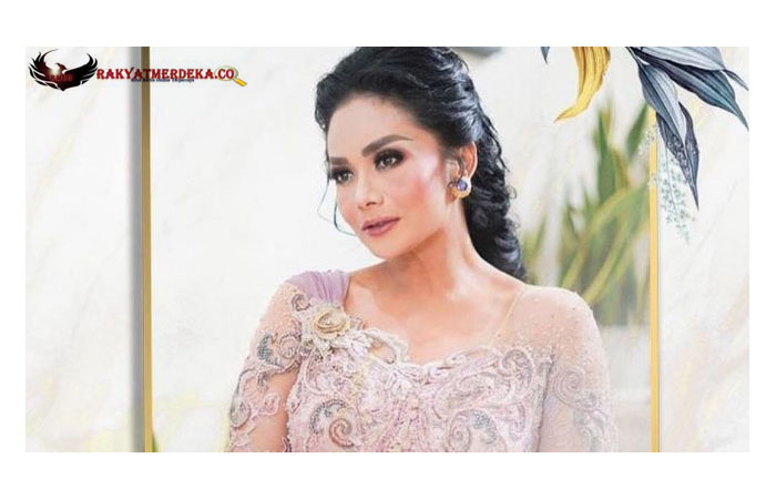 Krisdayanti Terharu Saksikan Proses Lamaran Aurel Hermansyah